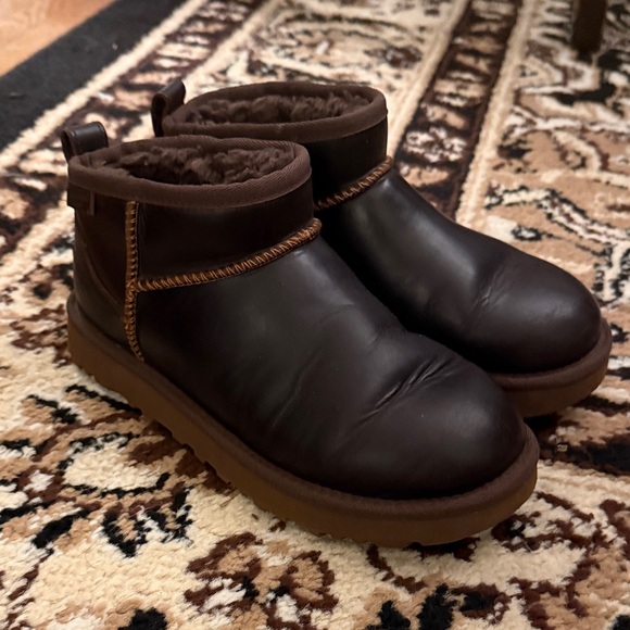 UGG regen classic ultra mini Ironwood Leather Shortie Boots - Picture 4 of 6
